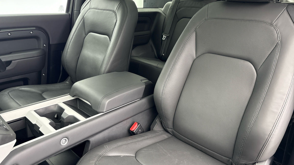 Land Rover Defender 90 Urban Image 7