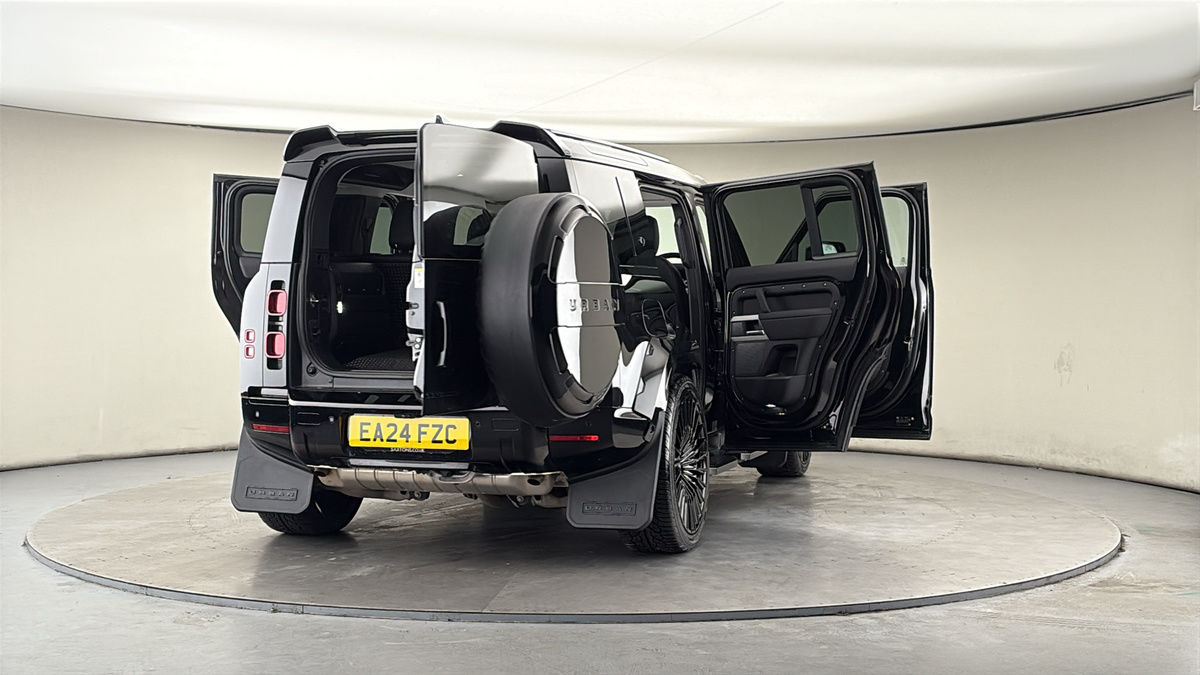 More views of Land Rover Defender 110