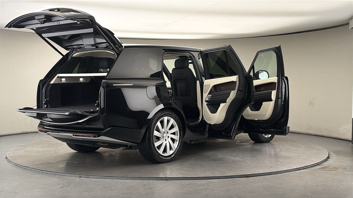 More views of Land Rover Range Rover