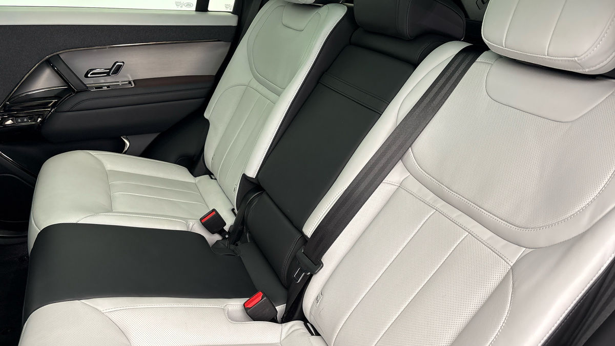 Land Rover Range Rover Sport Image 8