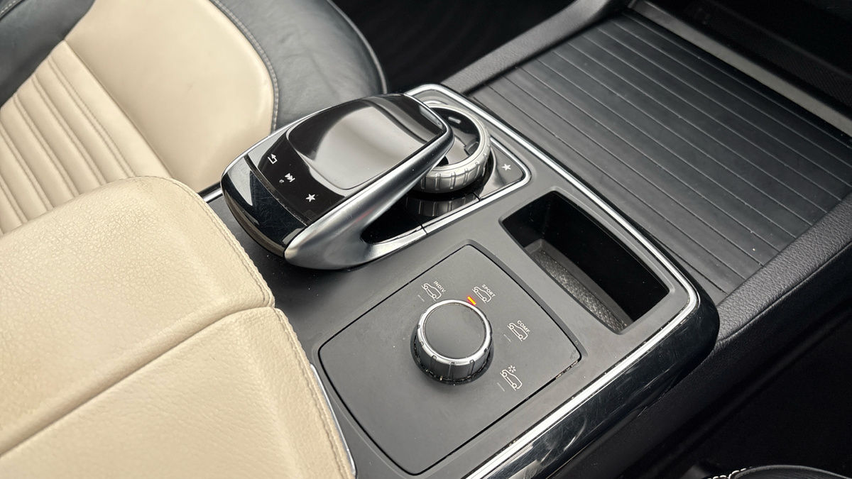 Mercedes-Benz GLE Image 18