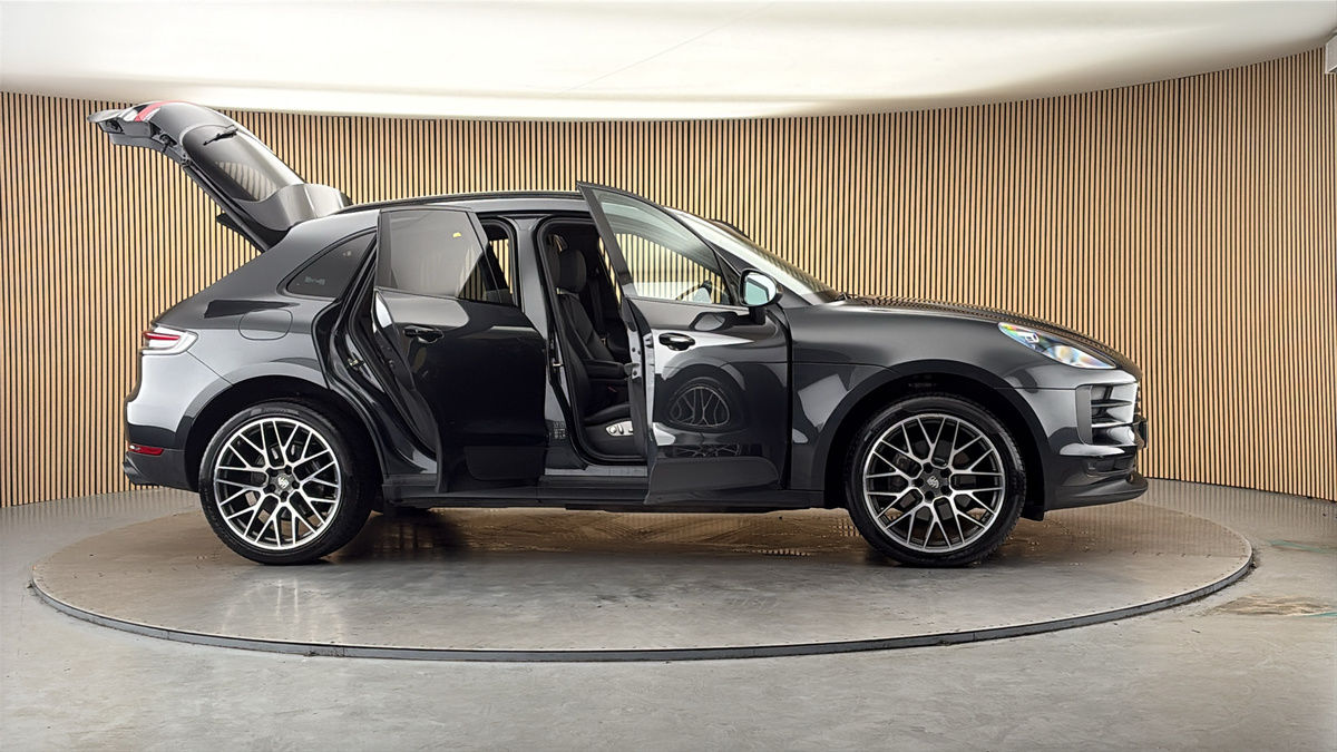 More views of Porsche Macan