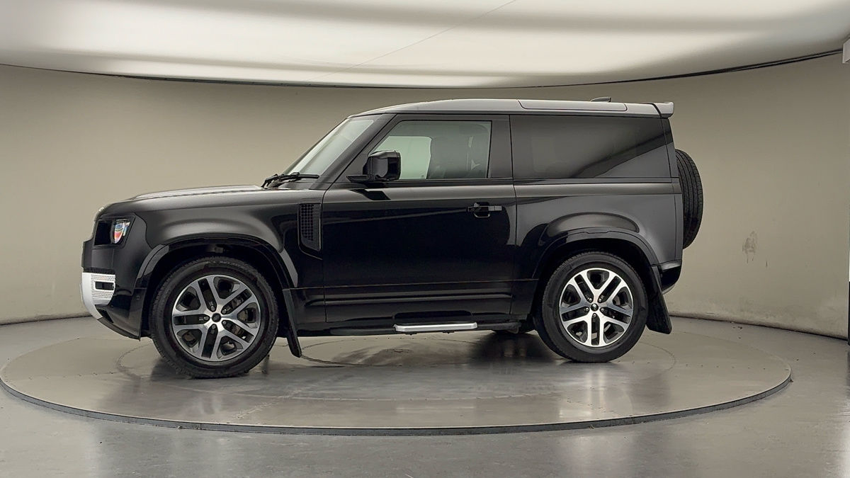 More views of Land Rover Defender 90