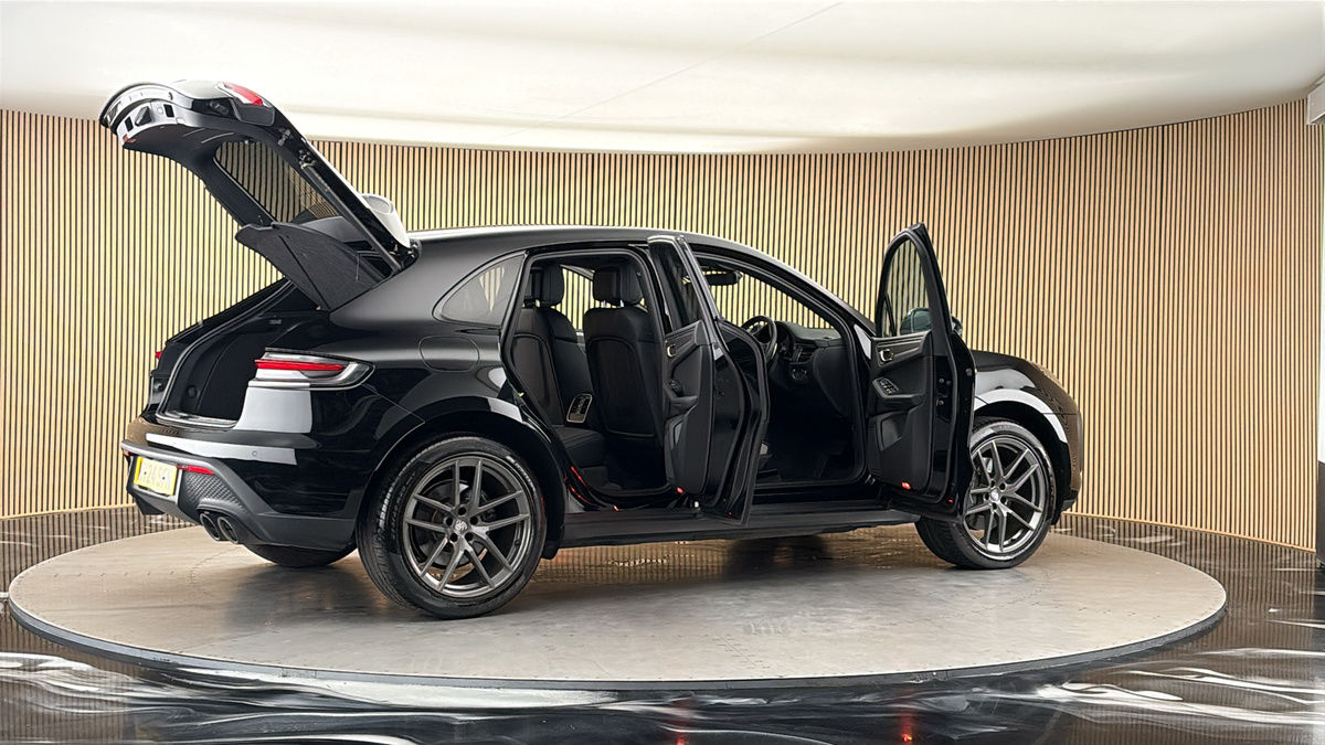 More views of Porsche Macan