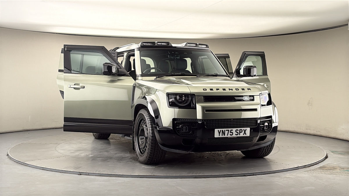 More views of Land Rover Defender 110