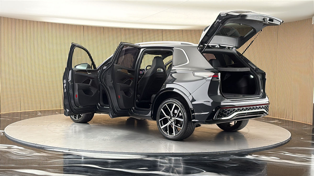 More views of Volkswagen Tiguan
