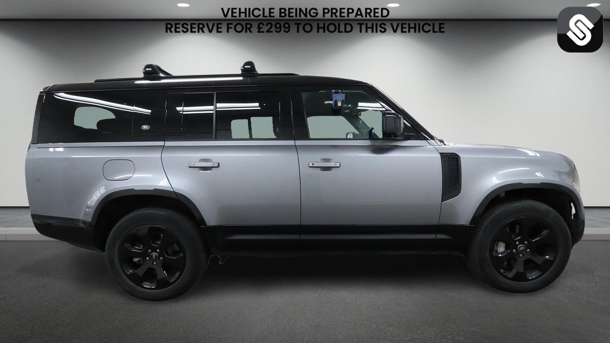 Land Rover Defender 130 Image 5