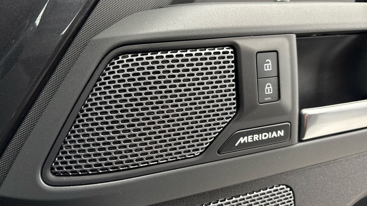 Land Rover Defender 110 Urban Image 26