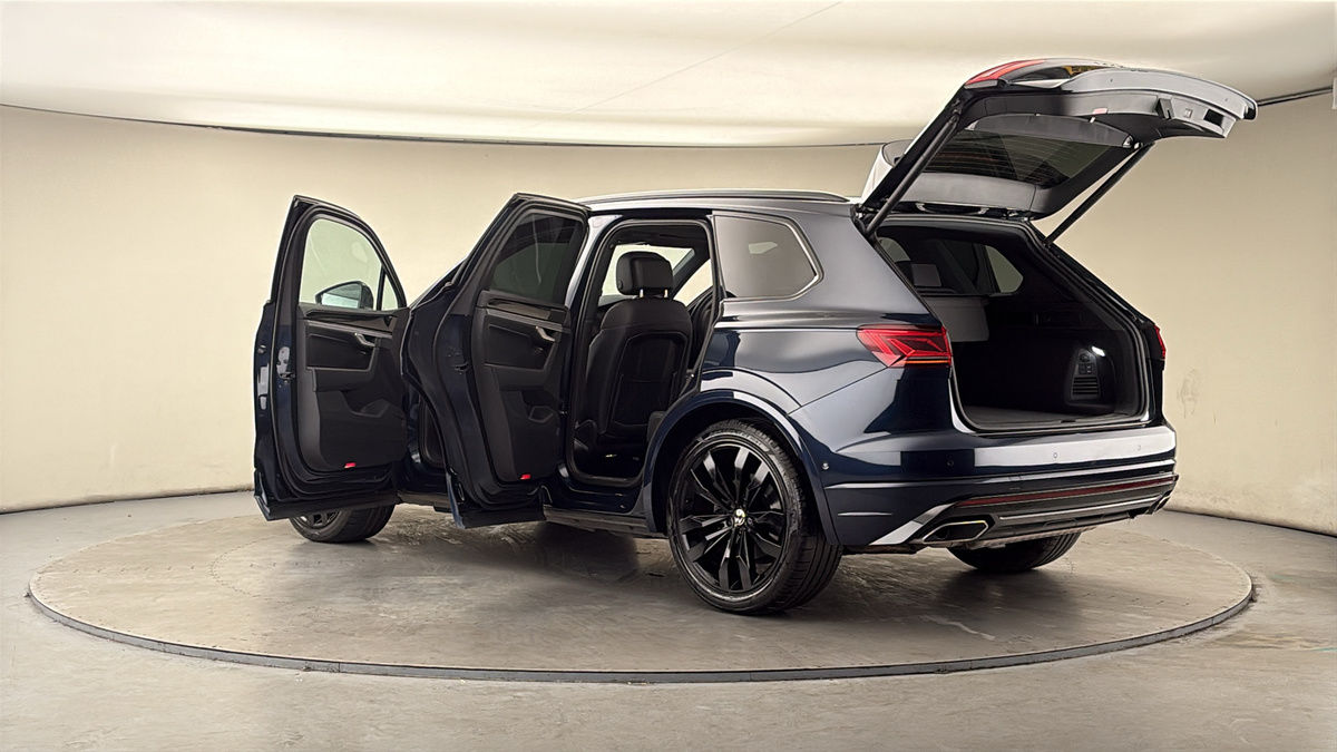 More views of Volkswagen Touareg