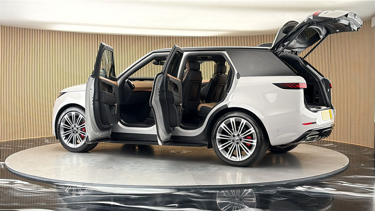 More views of Land Rover Range Rover Sport