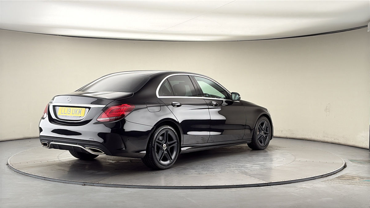 Mercedes-Benz C Class Image 21