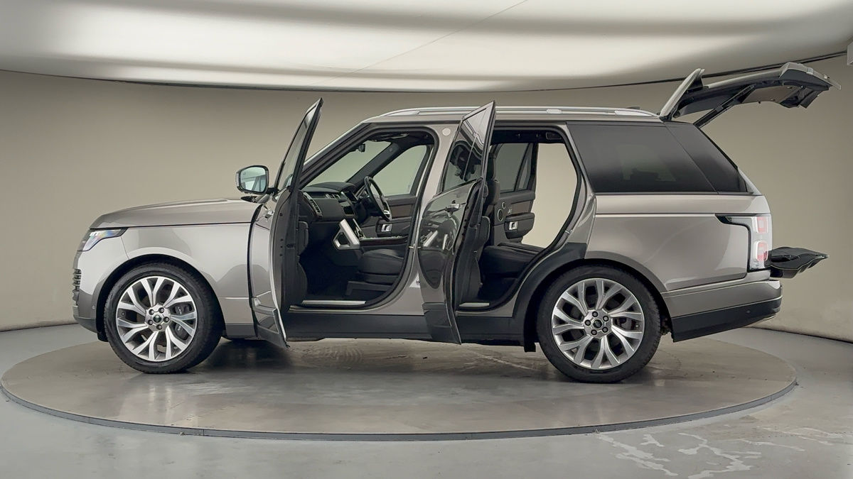 More views of Land Rover Range Rover