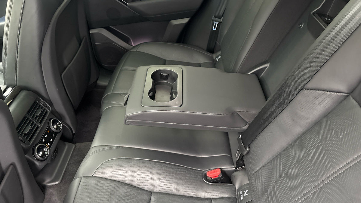 Land Rover Range Rover Velar Image 9