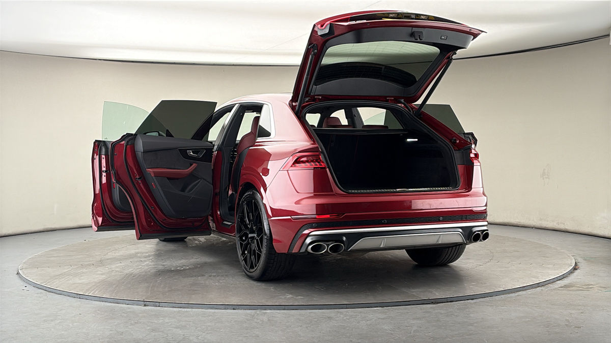 More views of Audi SQ8