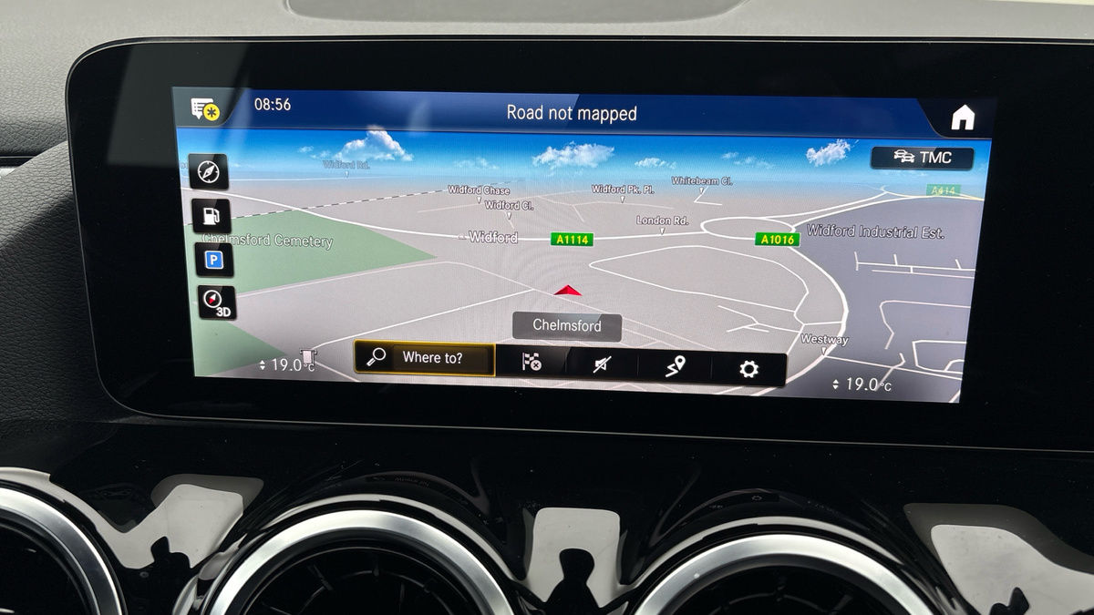Mercedes-Benz GLA Image 17