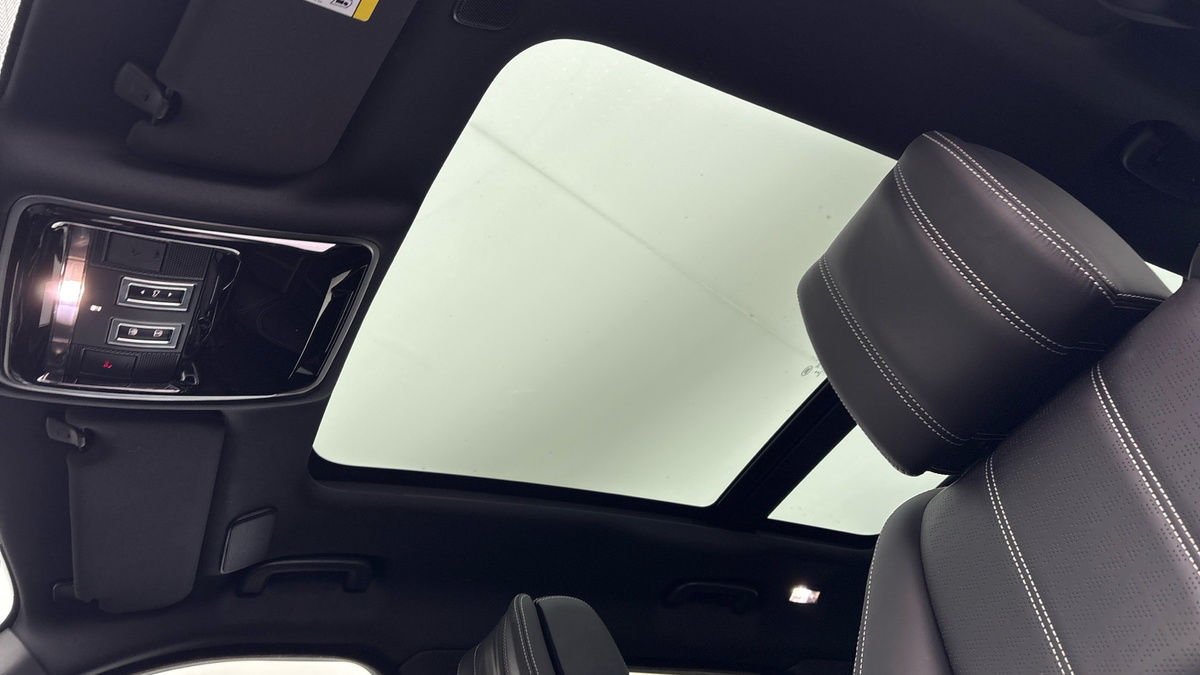 Land Rover Range Rover Velar Image 6