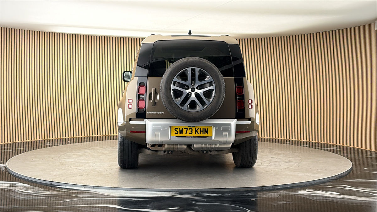 More views of Land Rover Defender 110