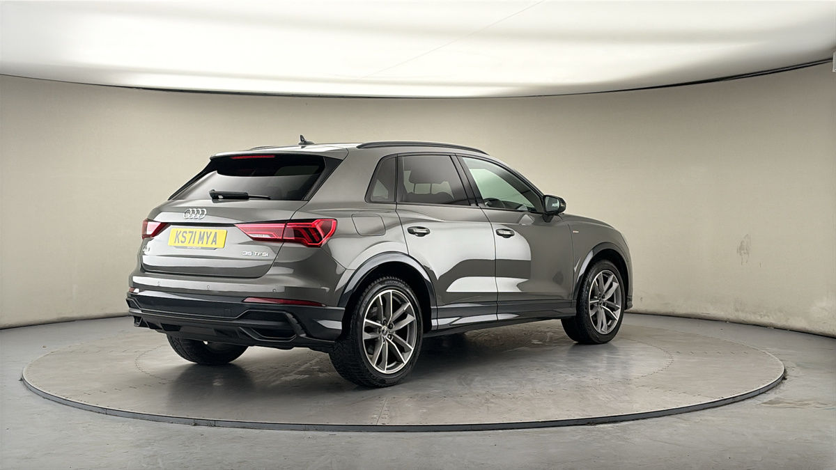 More views of Audi Q3