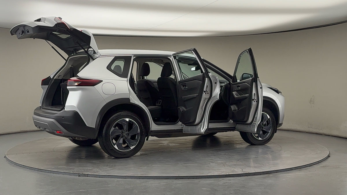 More views of Nissan X-Trail