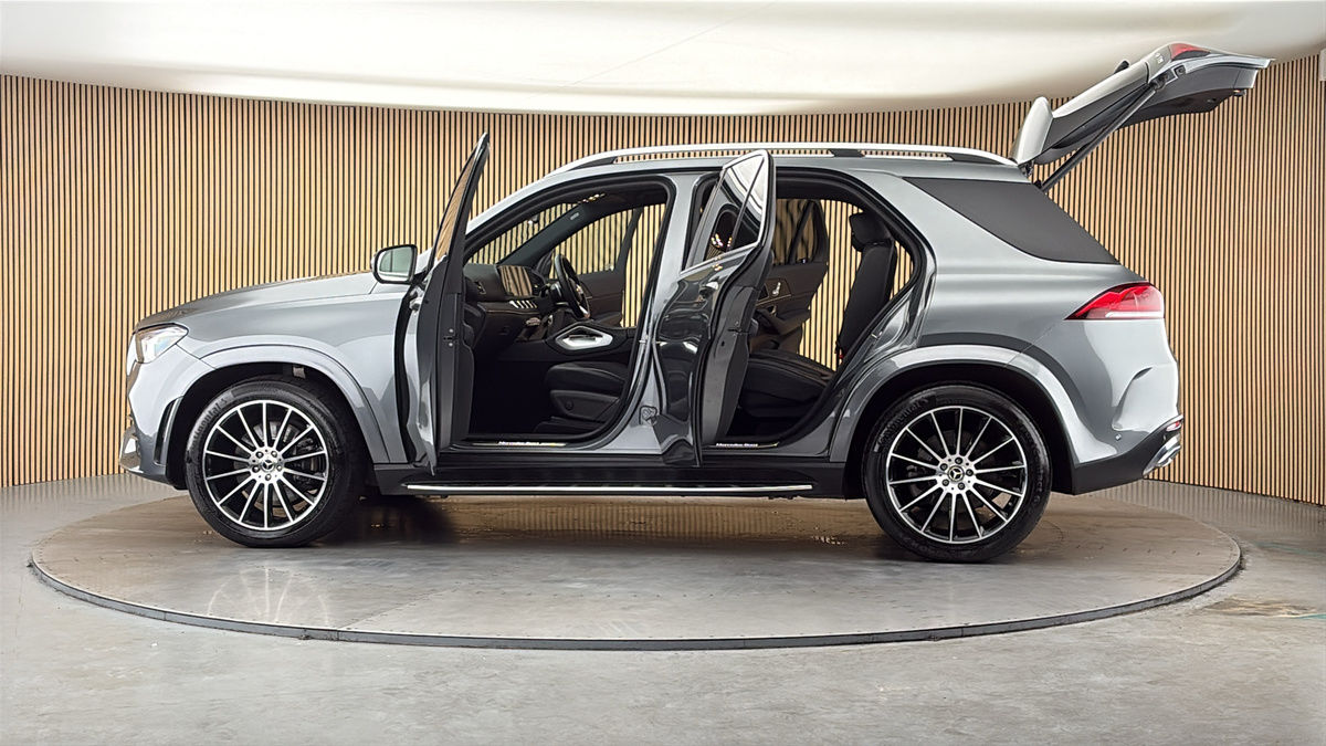 More views of Mercedes-Benz GLE