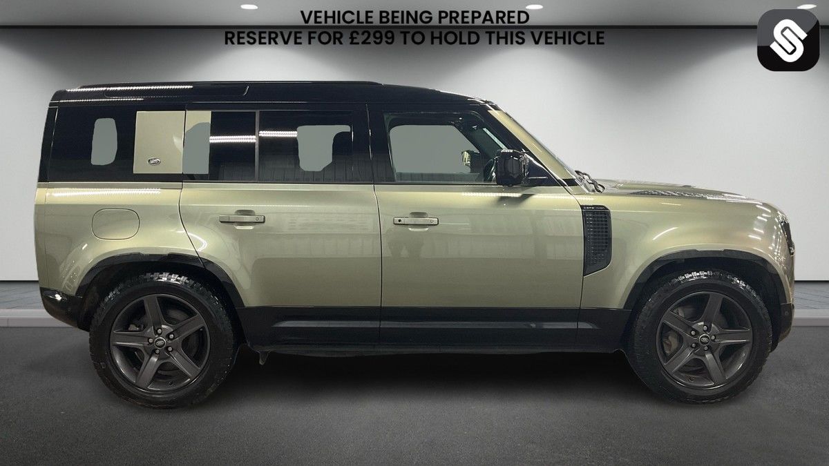 Land Rover Defender 110 Image 5