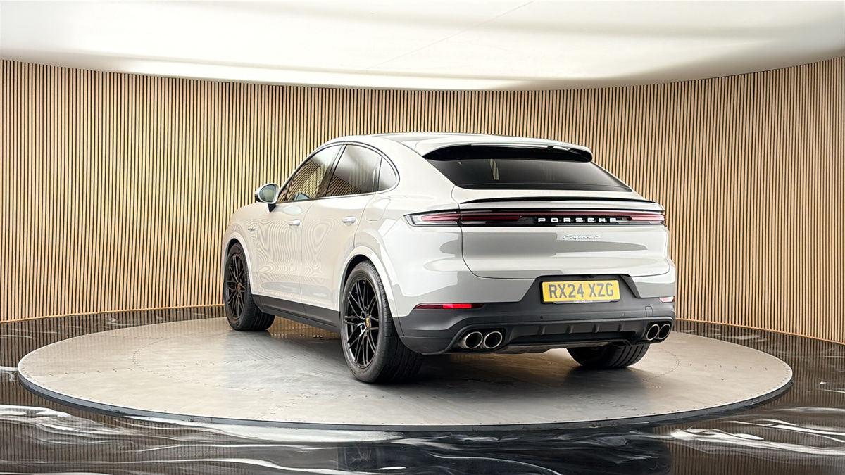 More views of Porsche Cayenne