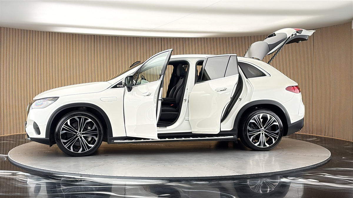 More views of Mercedes-Benz EQE