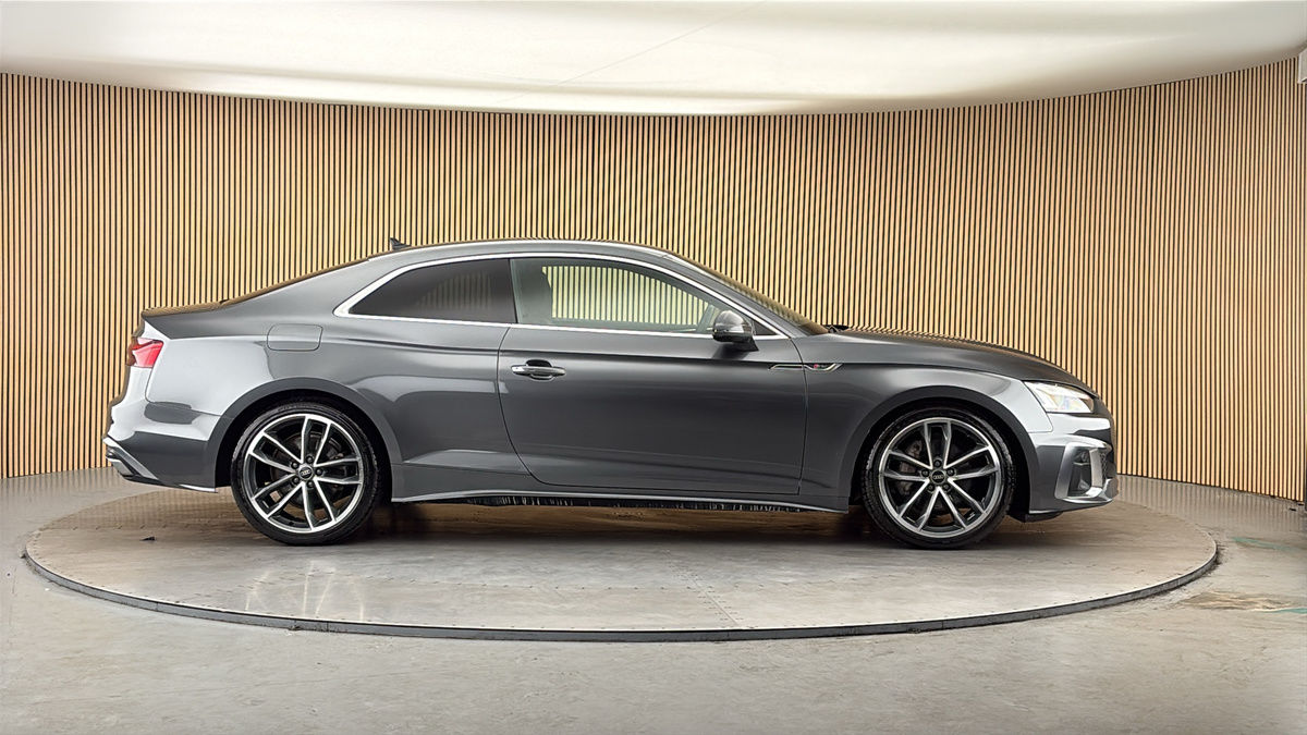 Audi A5 Image 16