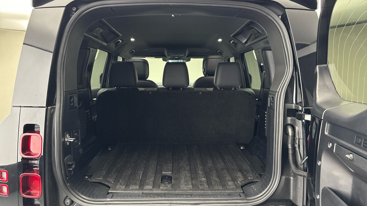 Land Rover Defender 110 Urban Image 11