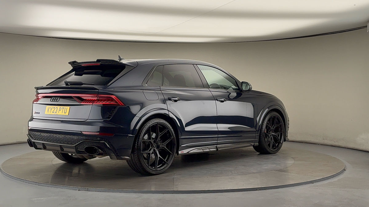 Audi RSQ8 Urban Image 33