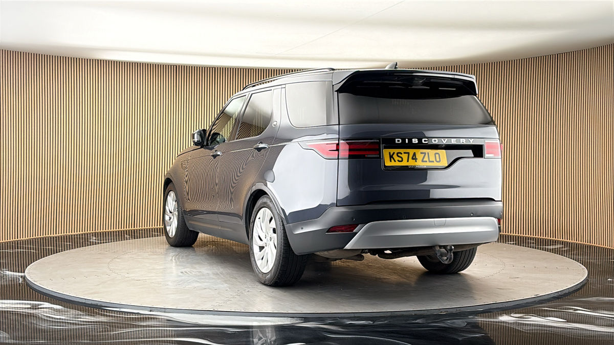 More views of Land Rover Discovery