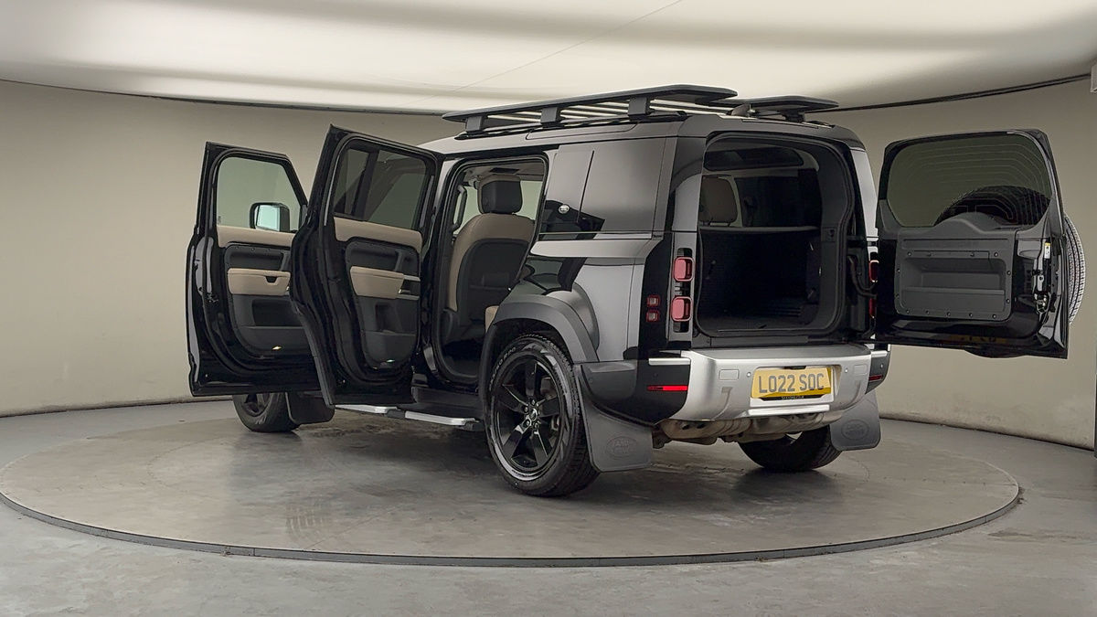 More views of Land Rover Defender 110