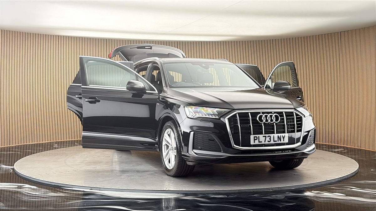 More views of Audi Q7