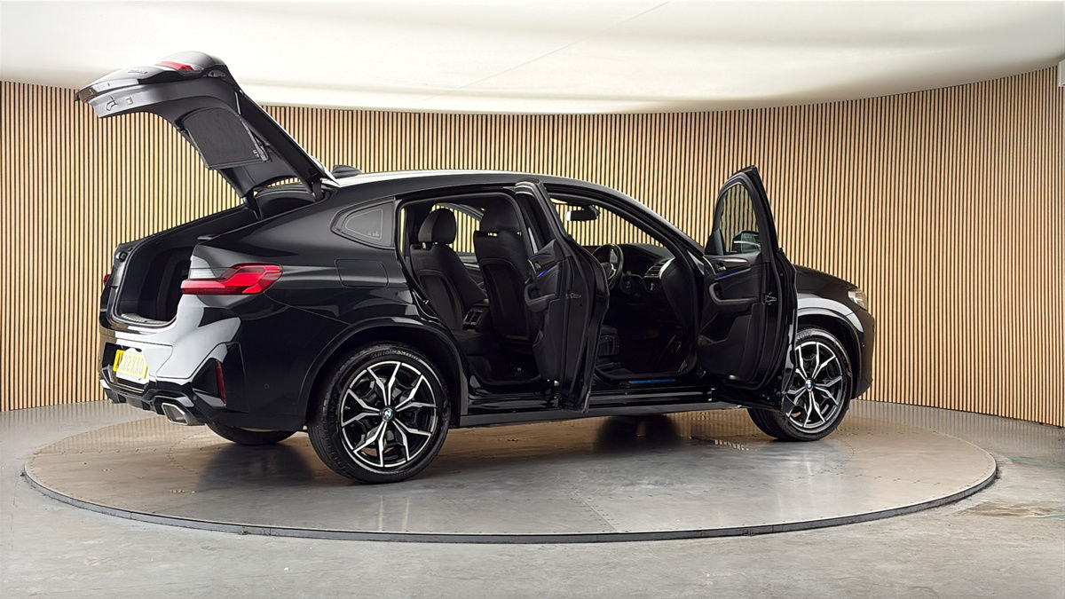 More views of BMW X4