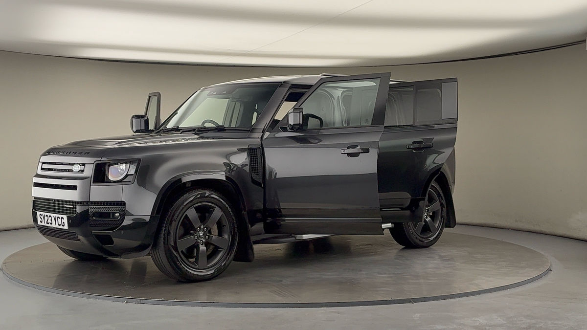 Land Rover Defender 110 Image 22
