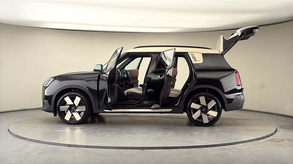 More views of MINI Countryman