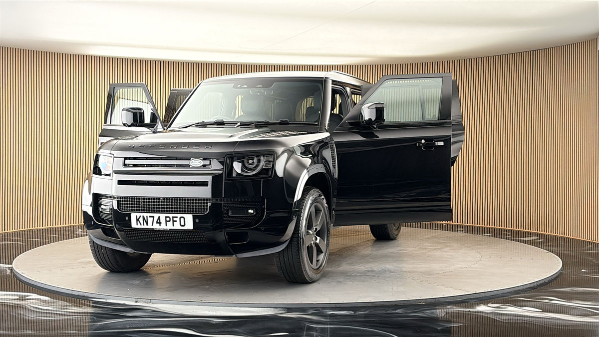 More views of Land Rover Defender 110