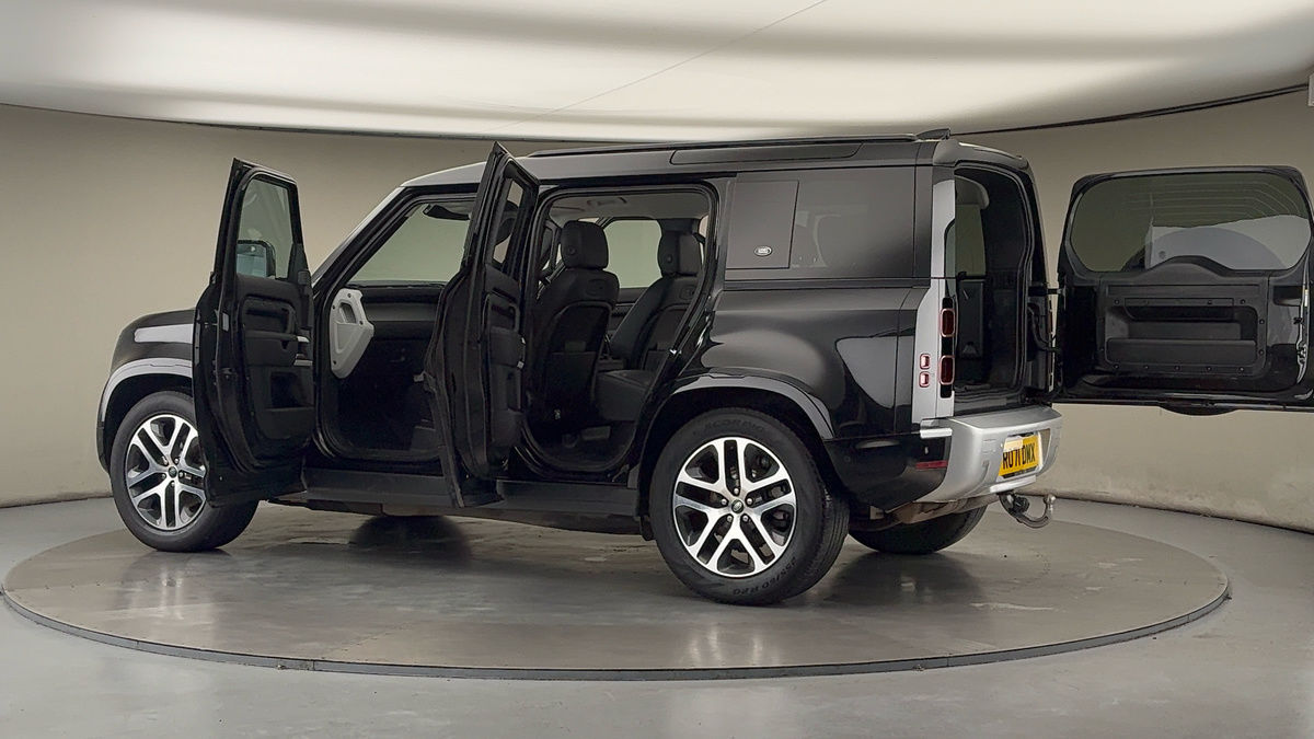 More views of Land Rover Defender 110