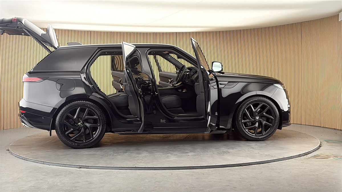 More views of Land Rover Range Rover Sport
