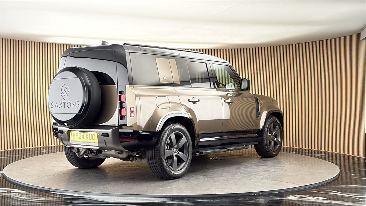 More views of Land Rover Defender 110