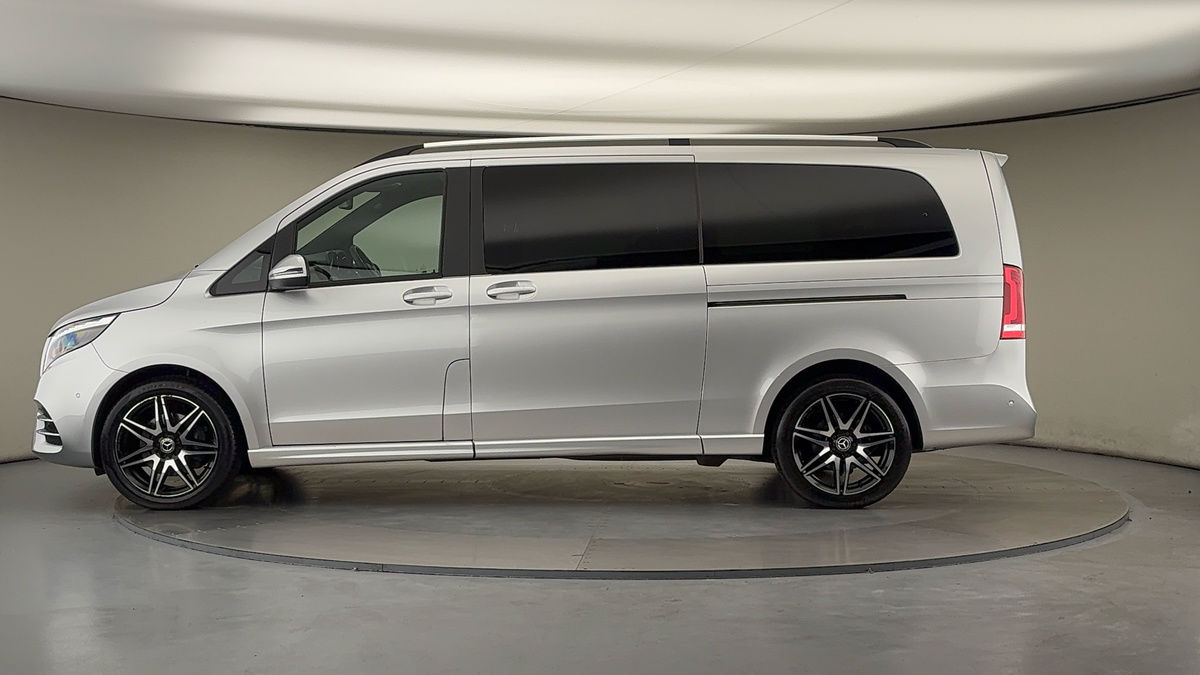 Mercedes-Benz V Class Image 27