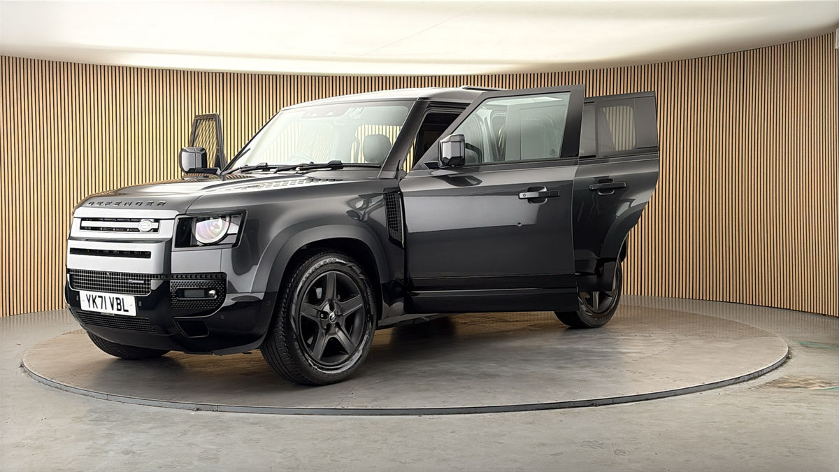 More views of Land Rover Defender 110