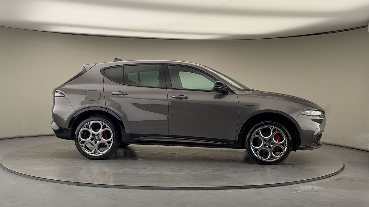 More views of Alfa Romeo Tonale