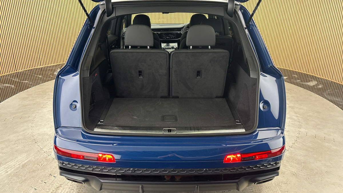 Audi Q7 Image 11