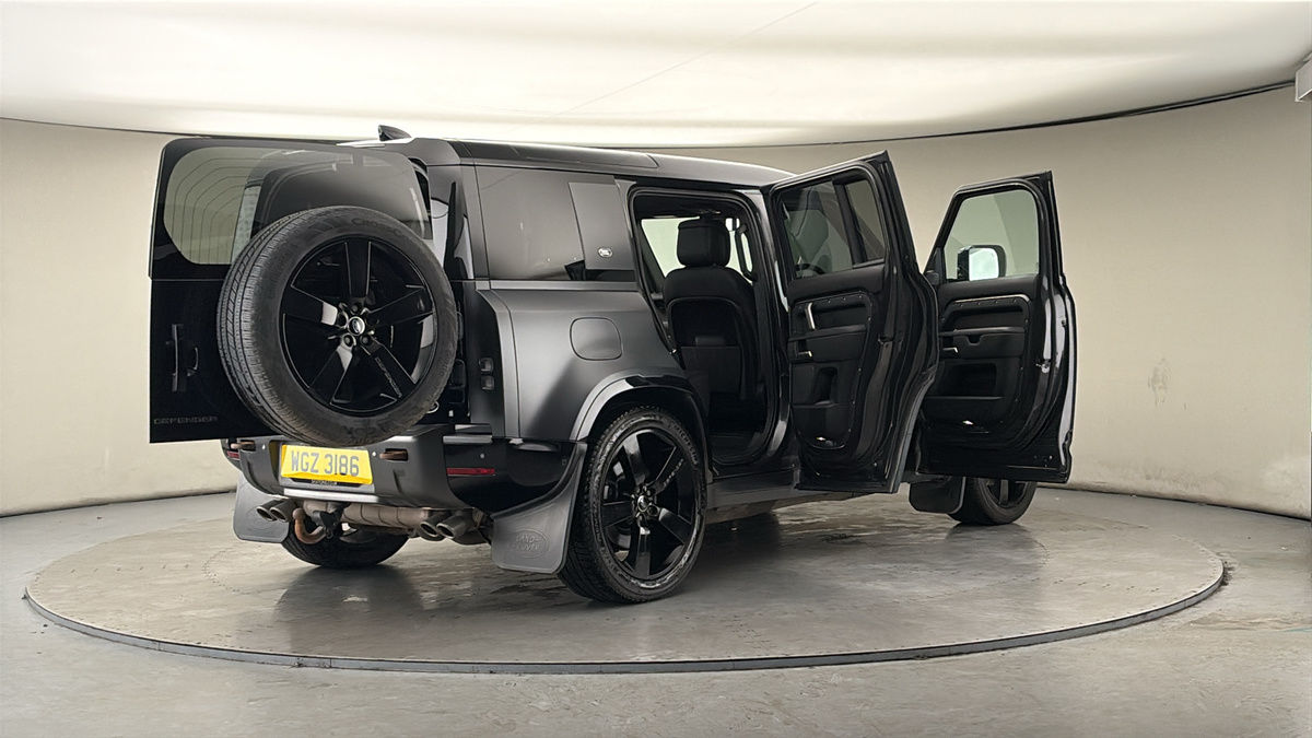 More views of Land Rover Defender 110