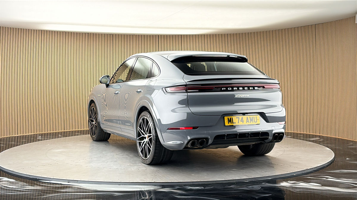 More views of Porsche Cayenne