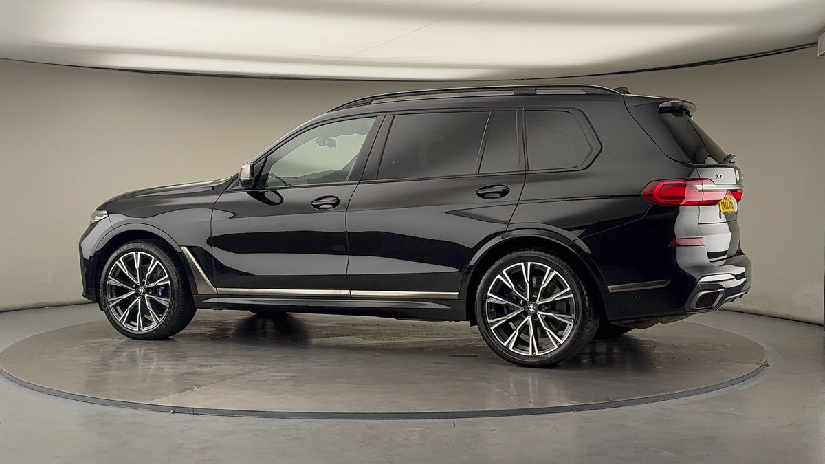 More views of BMW X7