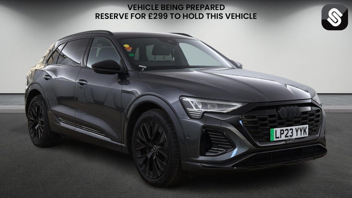 Audi Q8 e-tron Sticky Header Image