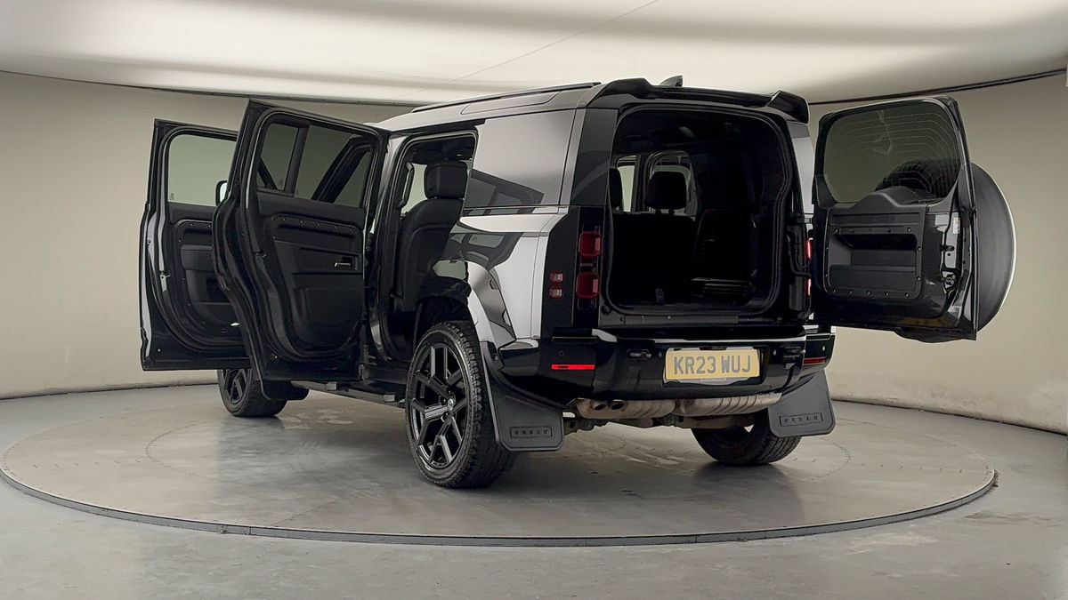 Land Rover Defender 110 Urban Image 23