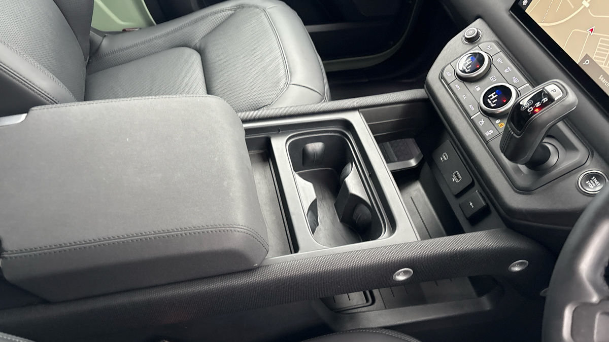 Land Rover Defender 90 Urban Image 18